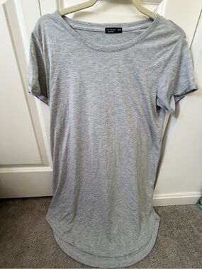 Cotton On Women’s Light Gray Crewneck Tee